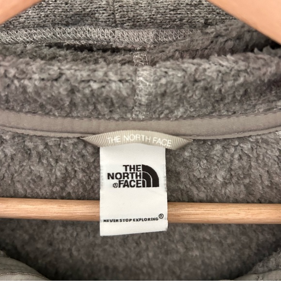 The North Face Pullover Womens Size XS Grey Hood Quarter Button Long Sleeve - Picture 4 of 13